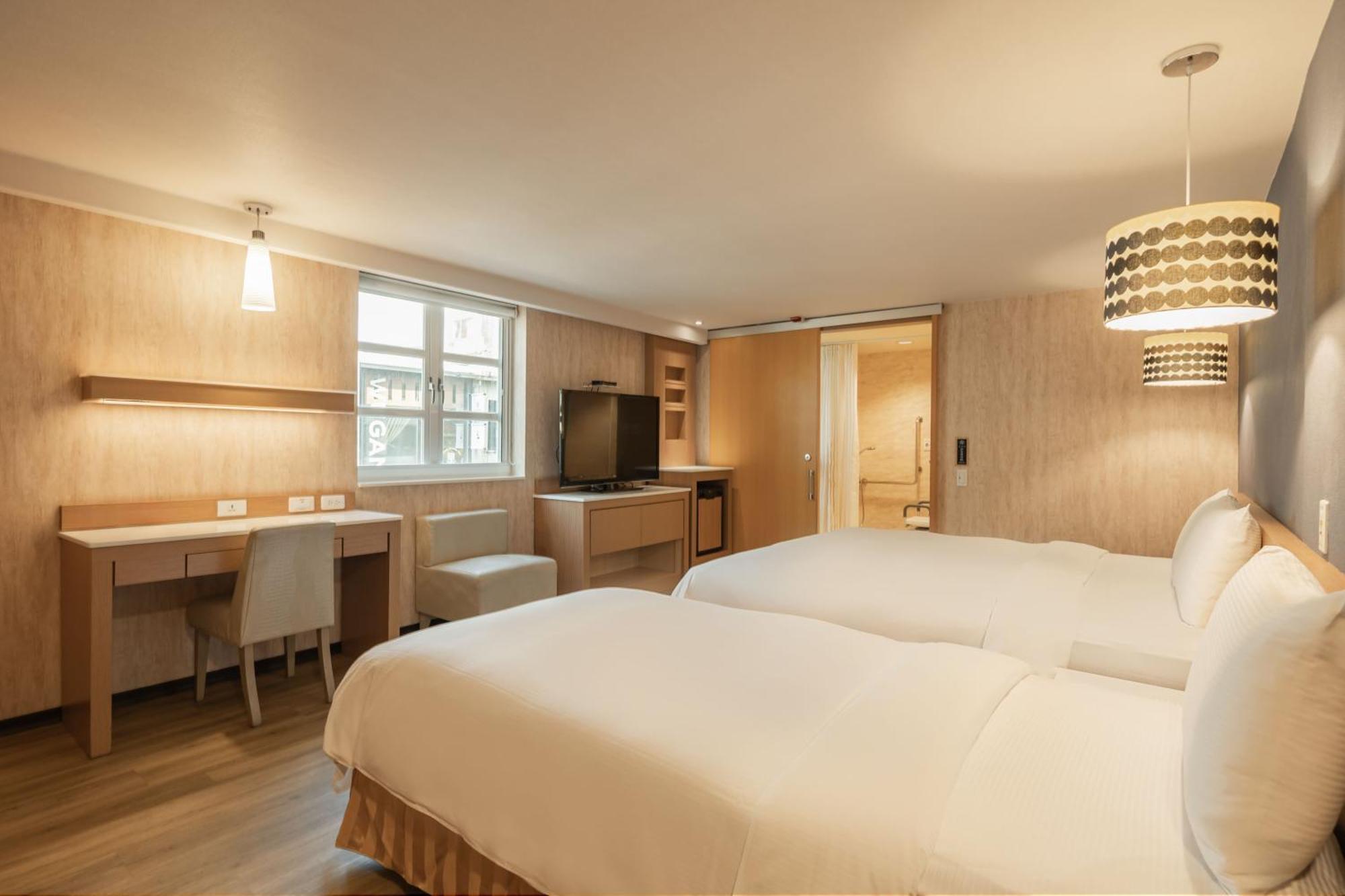 Kindness Hotel - Tainan Chihkan Tower Номер фото